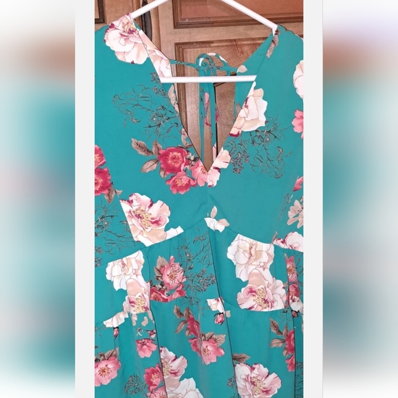 Beautiful Ladies Teal Floral Entro Baby Doll Blouse V neck front/back Size Large - Picture 2 of 8